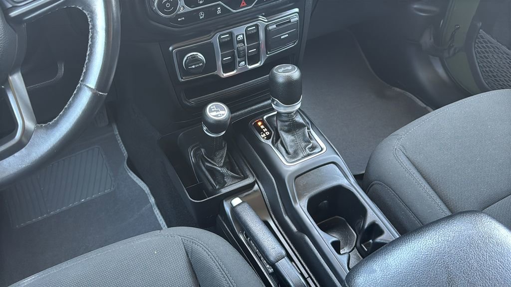 Used 2021 Jeep Wrangler Unlimited Sport AWD/4WD image 26