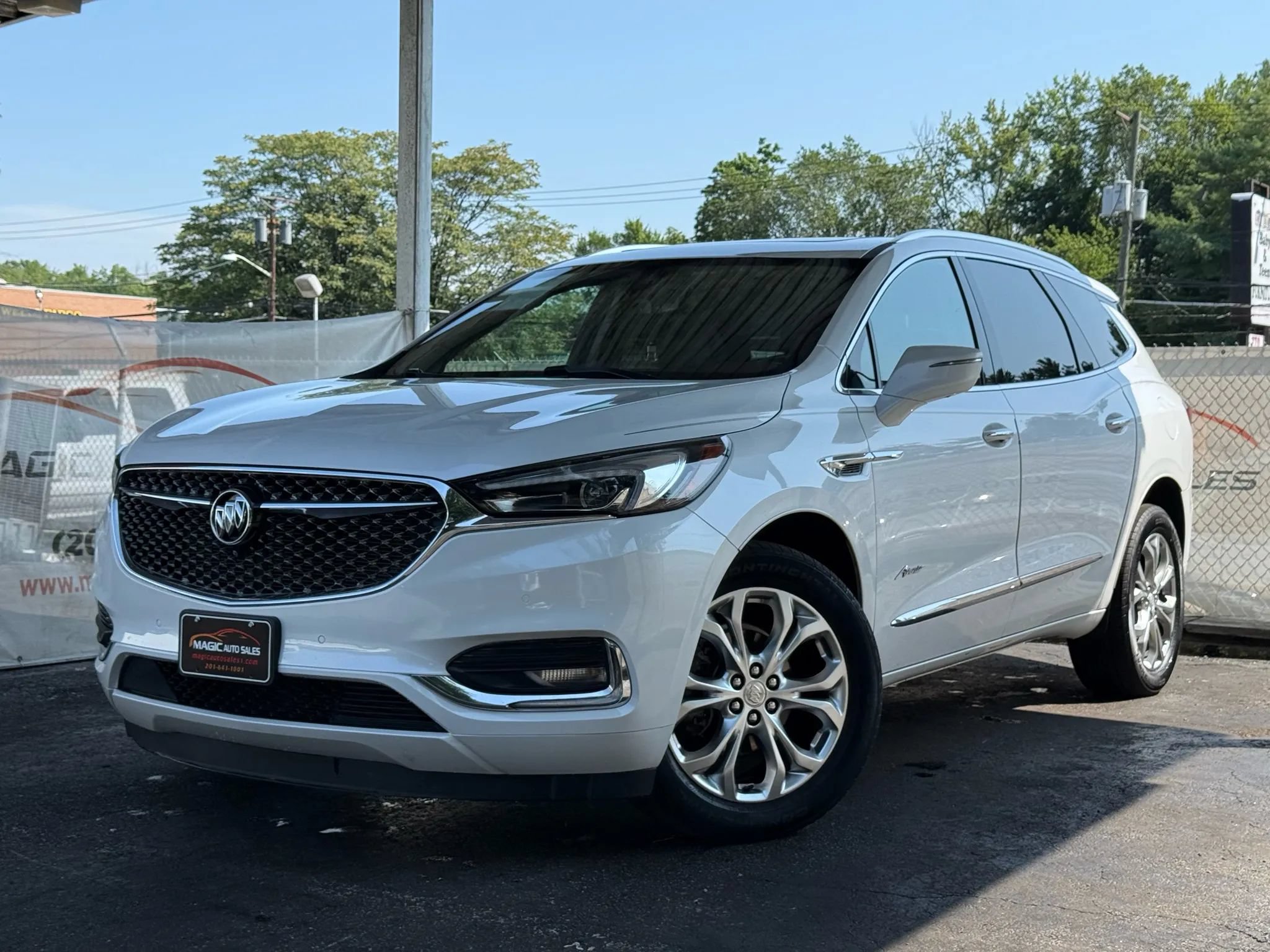 Used 2021 Buick Enclave Avenir w/ Avenir Technology Package AWD/4WD image 51