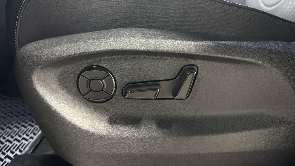 New 2026 Volkswagen Tiguan SE image 18