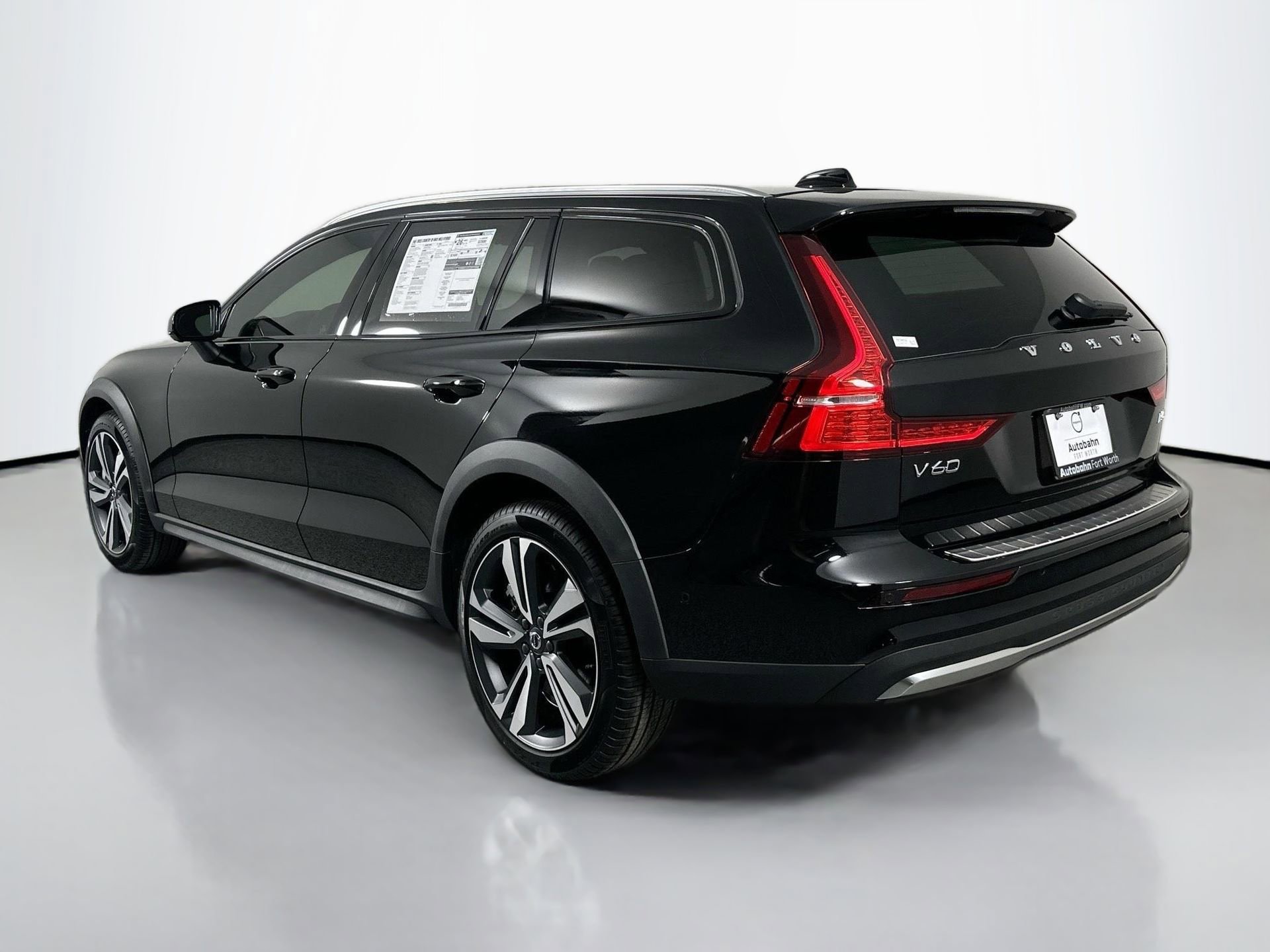 New 2026 Volvo V60 B5 Cross Country Plus w/ Protection Package Premier AWD/4WD image 7