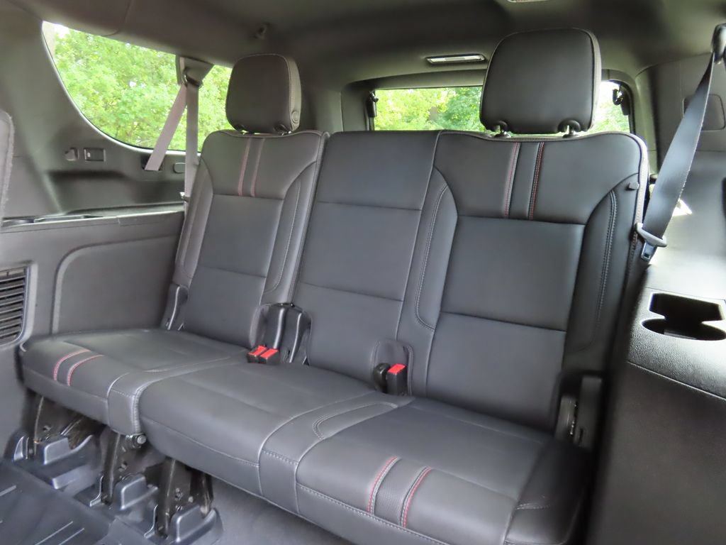 Used 2022 Chevrolet Suburban RST w/ Luxury Package AWD/4WD image 31