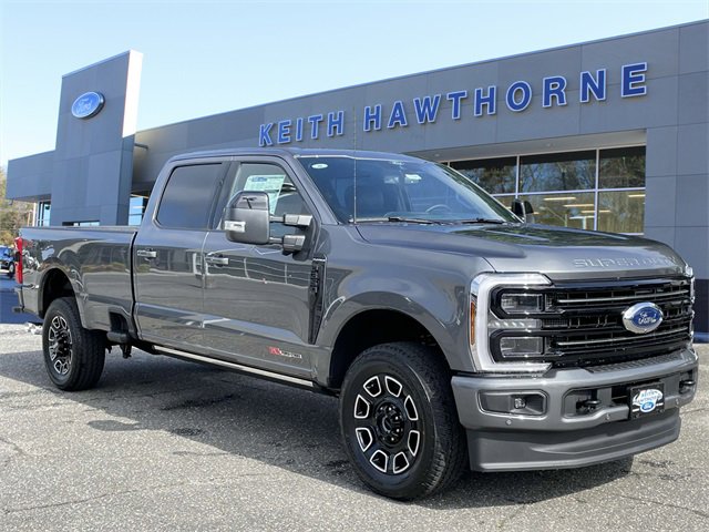 New 2025 Ford F350 Platinum w/ FX4 Off-Road Package