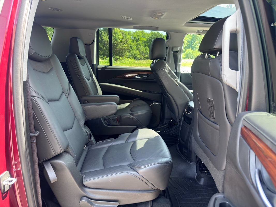 Used 2017 Cadillac Escalade ESV Luxury AWD/4WD image 35