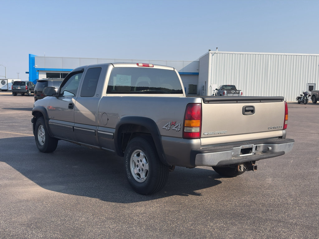 Used 2000 Chevrolet Silverado 1500 LS AWD/4WD image 2