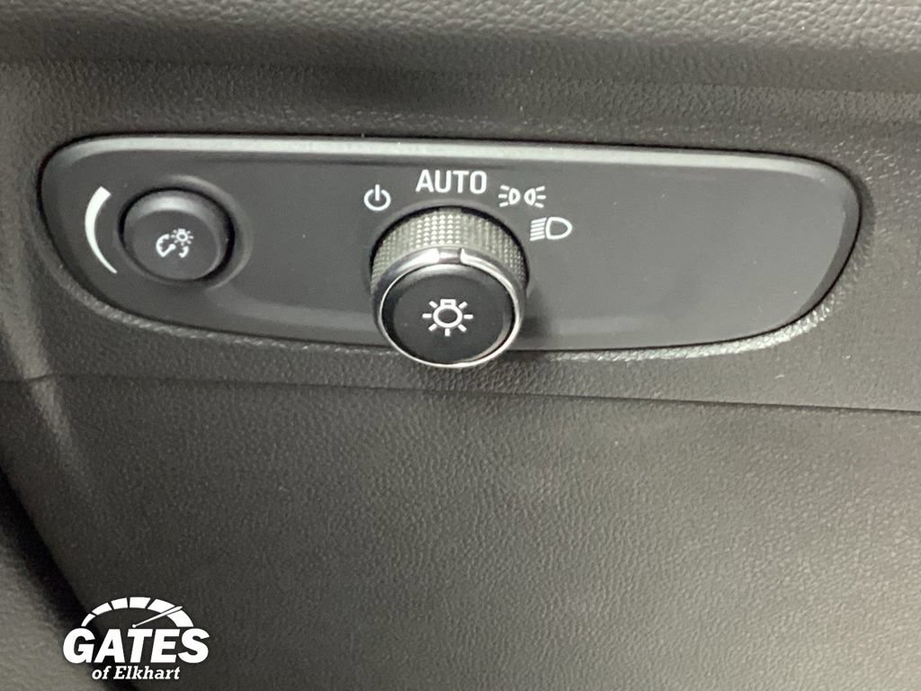 Used 2022 Buick Envision Preferred FWD image 22