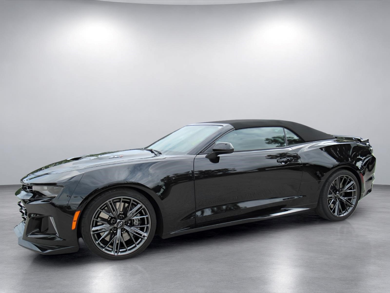 Used 2022 Chevrolet Camaro ZL1 w/ LPO, ZL1 Protection Package RWD image 4