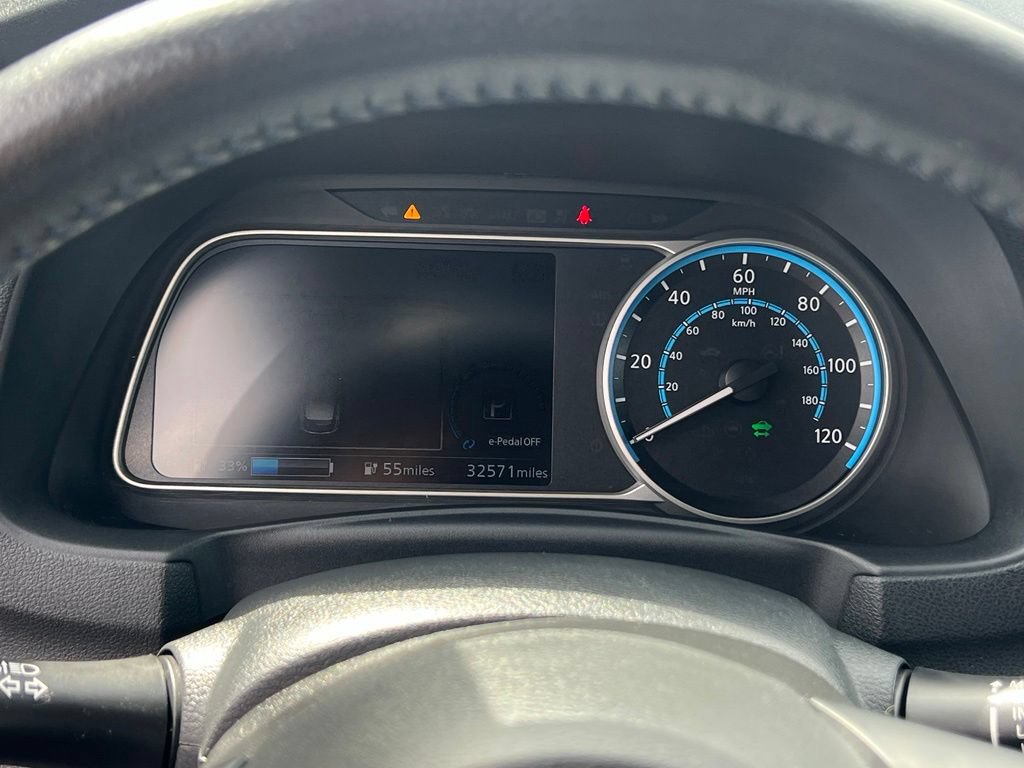 Used 2022 Nissan Leaf SV w/ SV Technology Package FWD image 22