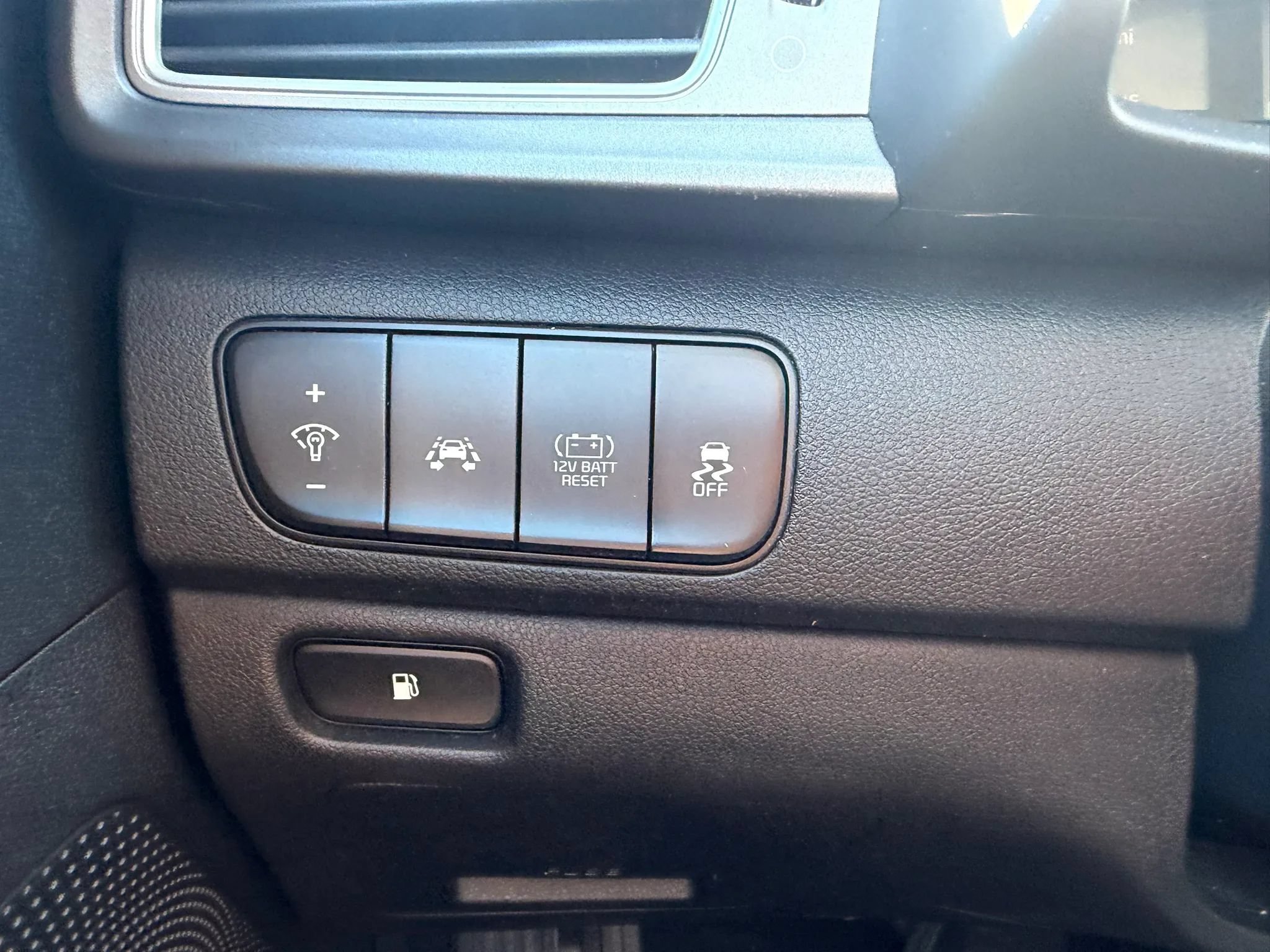Used 2019 Kia Niro LX FWD image 17