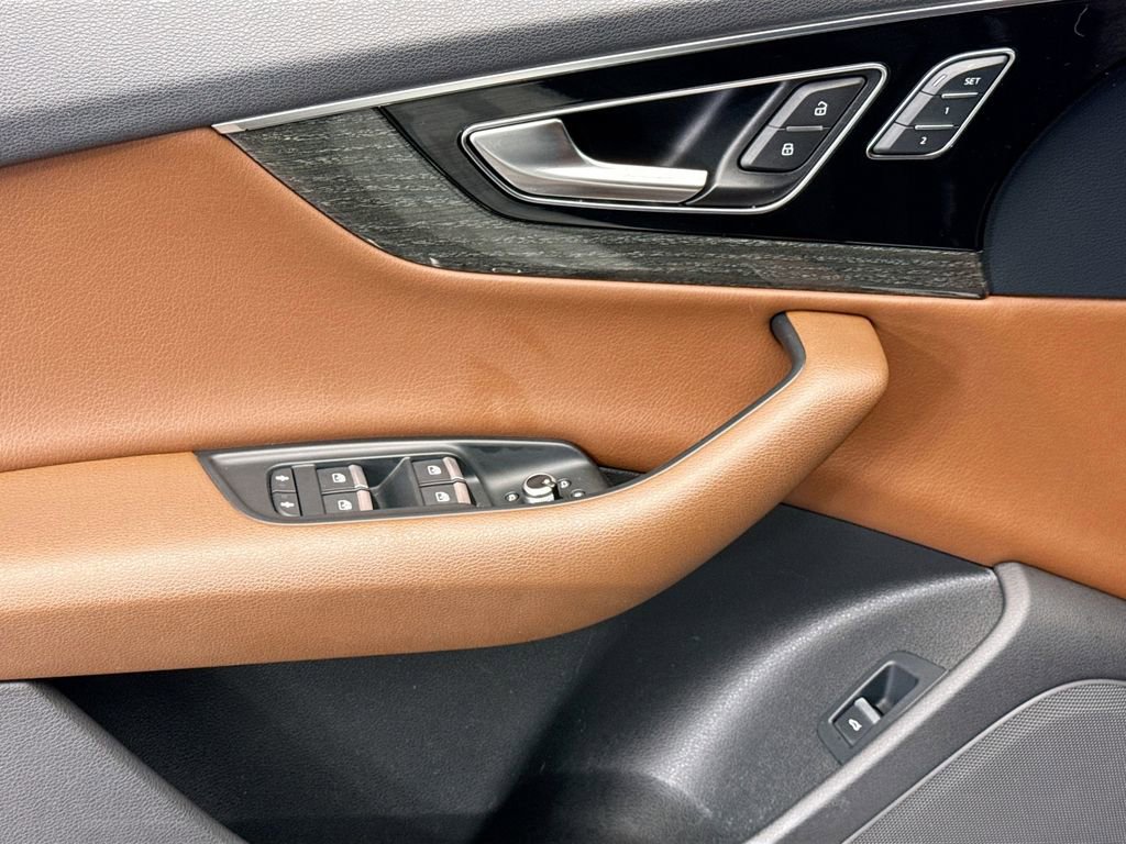 Used 2018 Audi Q7 3.0T Prestige w/ Prestige Package image 22