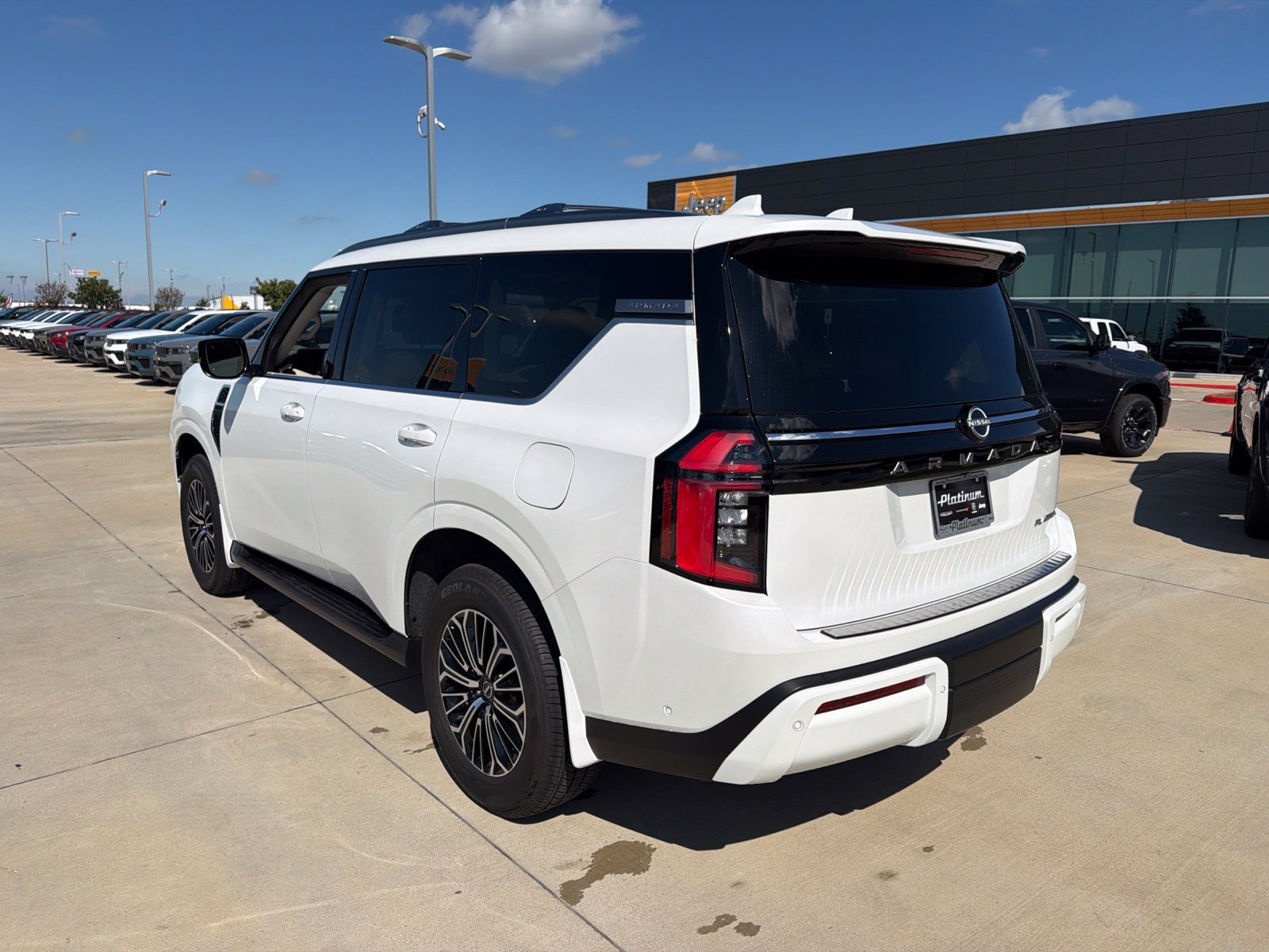 Used 2026 Nissan Armada Platinum AWD/4WD image 3
