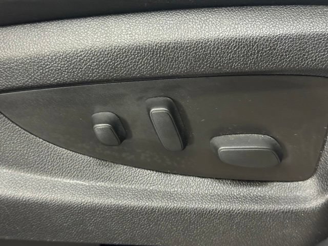 Used 2016 GMC Sierra 1500 Denali w/ Enhanced Driver Alert Package AWD/4WD image 26
