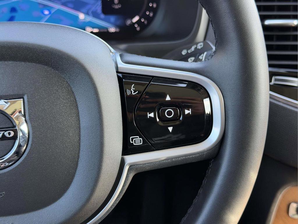 Used 2023 Volvo XC90 B5 Plus w/ Protection Package Premier AWD/4WD image 9