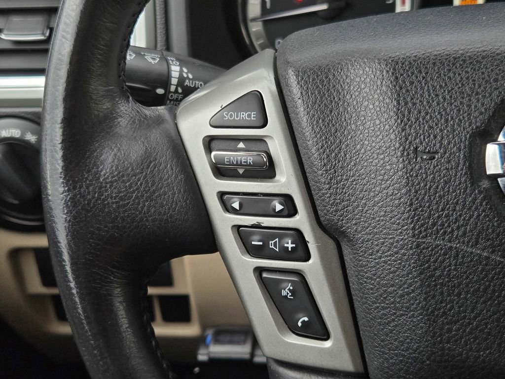 Used 2019 Nissan Titan SV w/ SV Convenience Package image 24