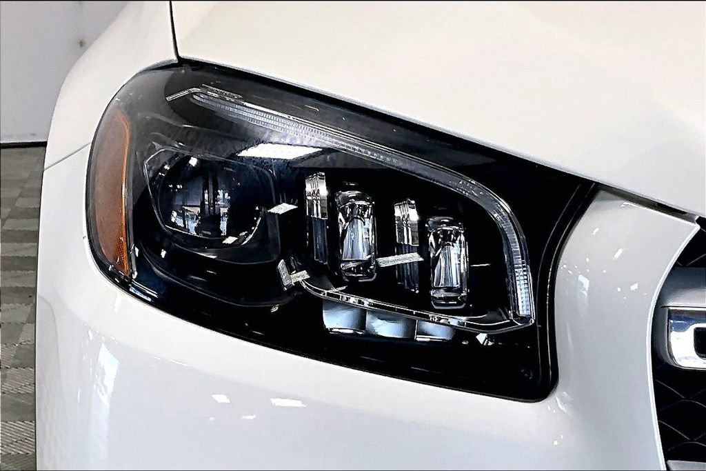 Used 2022 Mercedes-Benz GLS 450 4MATIC image 27