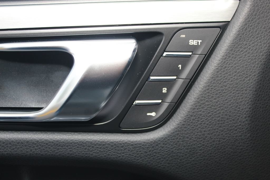 New 2026 Porsche Macan Turbo AWD/4WD image 22