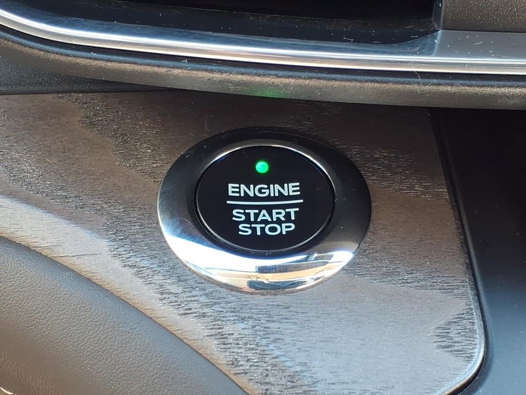 Used 2020 Ford Explorer Platinum w/ Premium Technology Package image 20