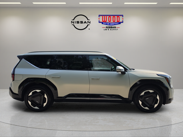 Used 2024 Kia EV9 Land AWD/4WD image 2