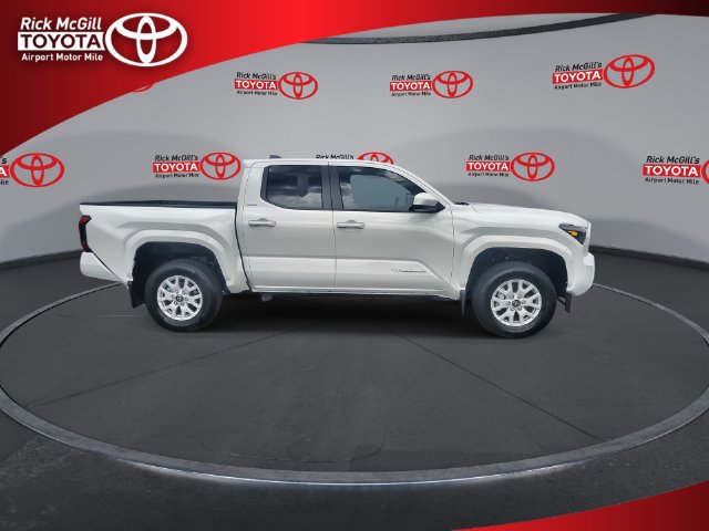 Used 2026 Toyota Tacoma SR5 AWD/4WD image 9