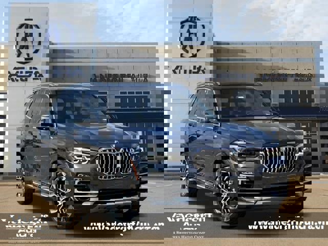 Used 2019 BMW X5 xDrive40i w/ Premium Package 2