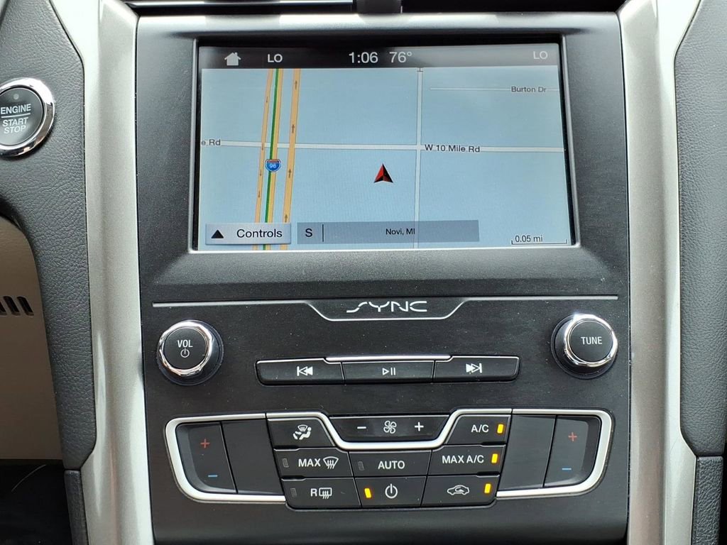 Used 2019 Ford Fusion SE image 15