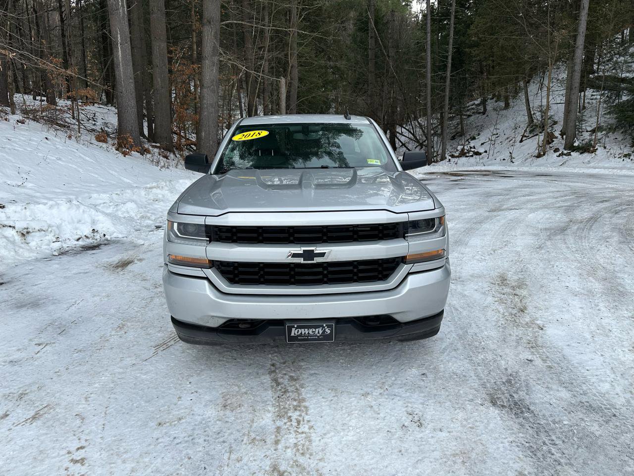 Used 2018 Chevrolet Silverado 1500 Custom w/ Custom Value Package image 2