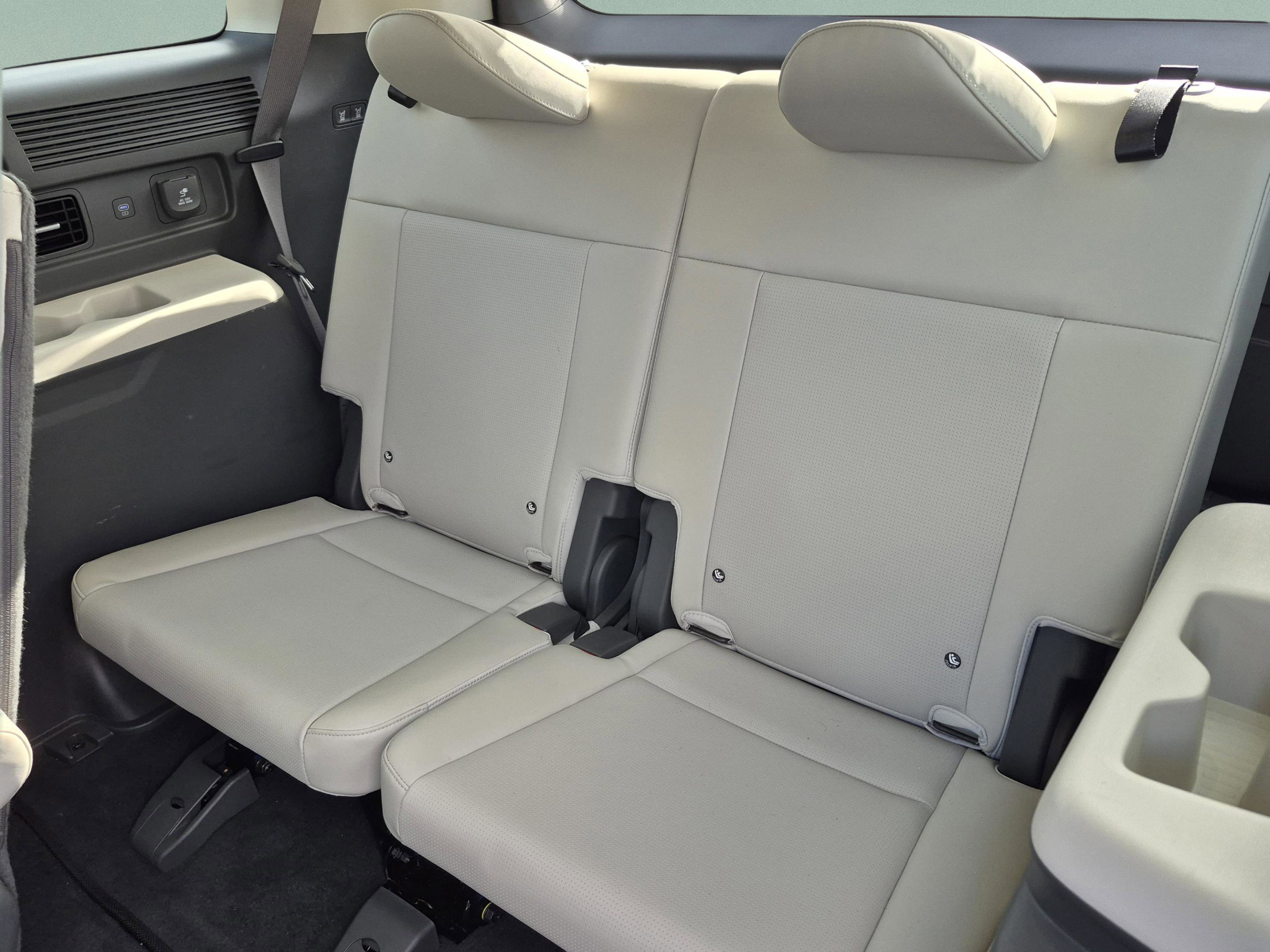 Used 2025 Hyundai Santa Fe Calligraphy FWD image 20