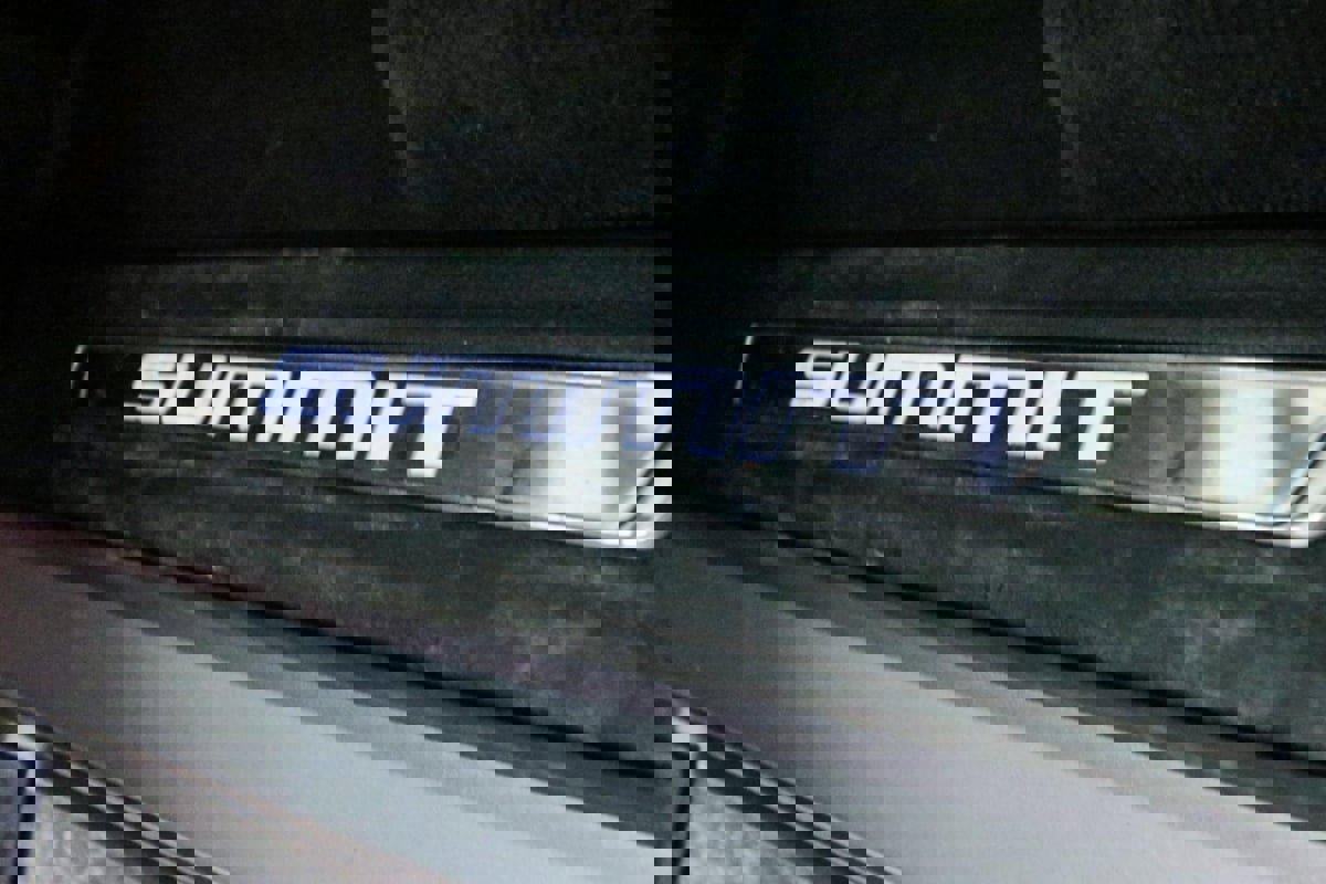 Used 2022 Jeep Grand Cherokee Summit w/ Advanced Protech Group IV image 15