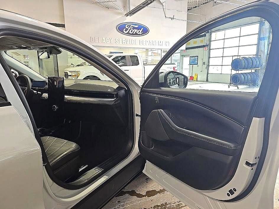 Used 2022 Ford Mustang Mach-E Select image 34
