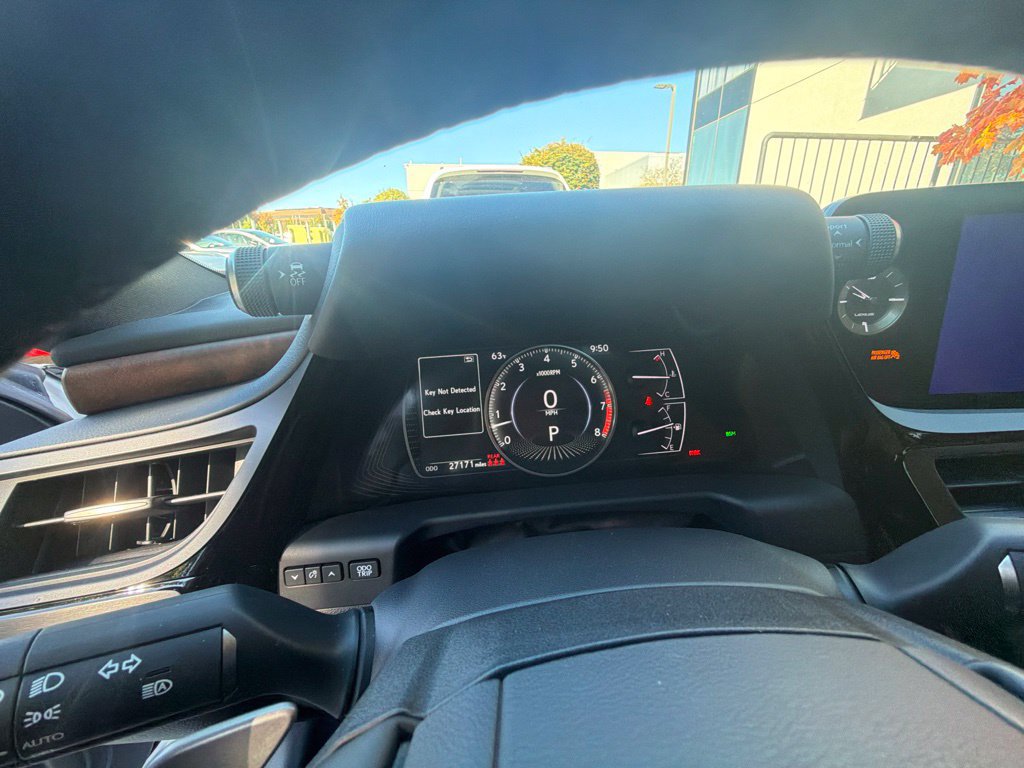 Certified 2025 Lexus ES 350 w/ Premium Package FWD image 29