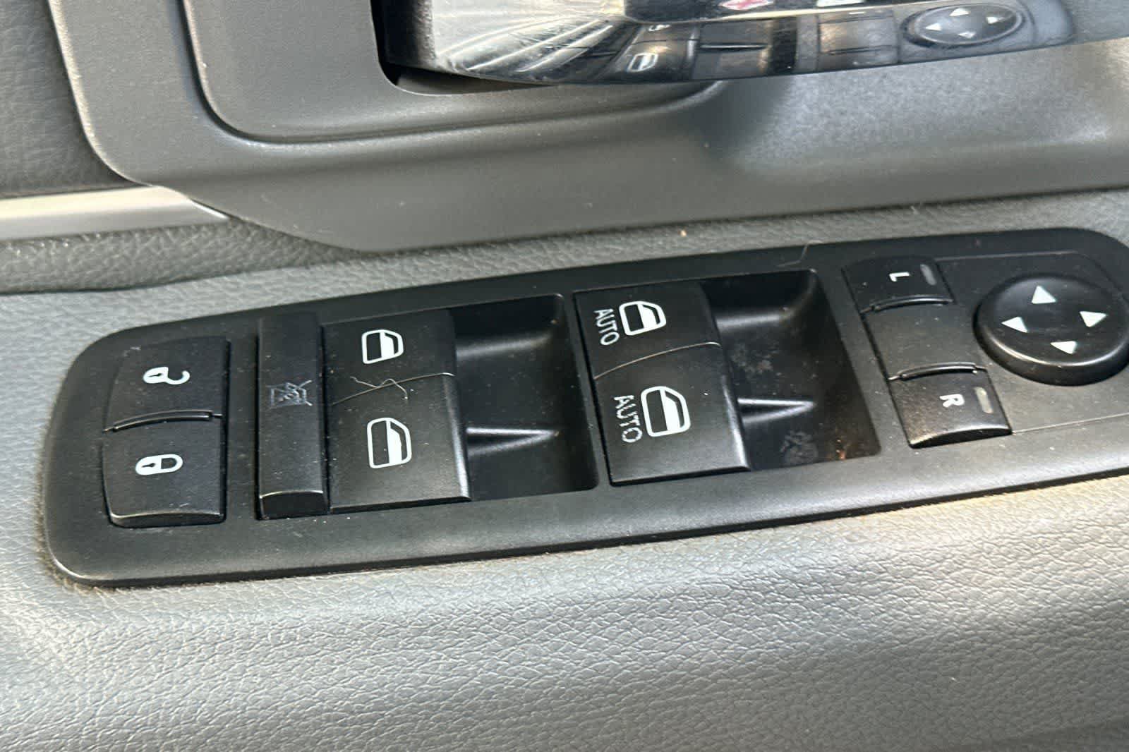 Used 2015 RAM 2500 SLT AWD/4WD image 14