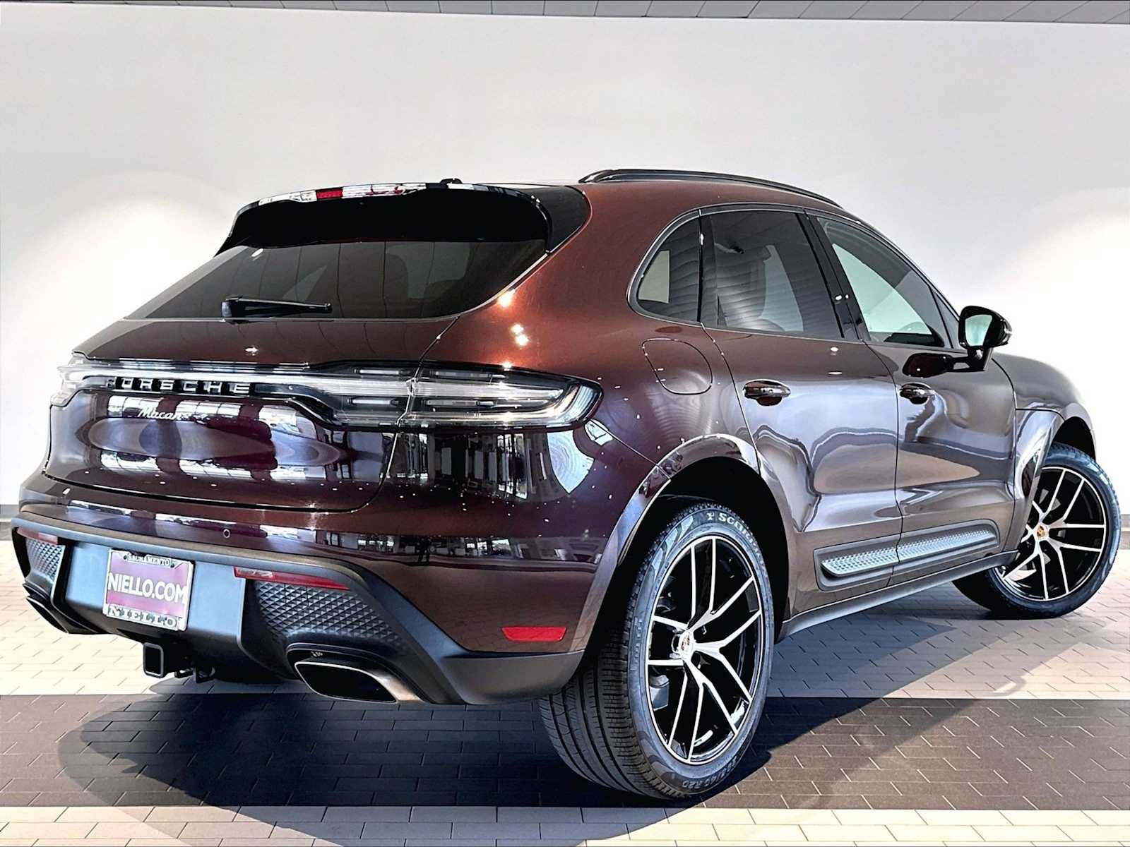 Used 2024 Porsche Macan AWD/4WD image 11
