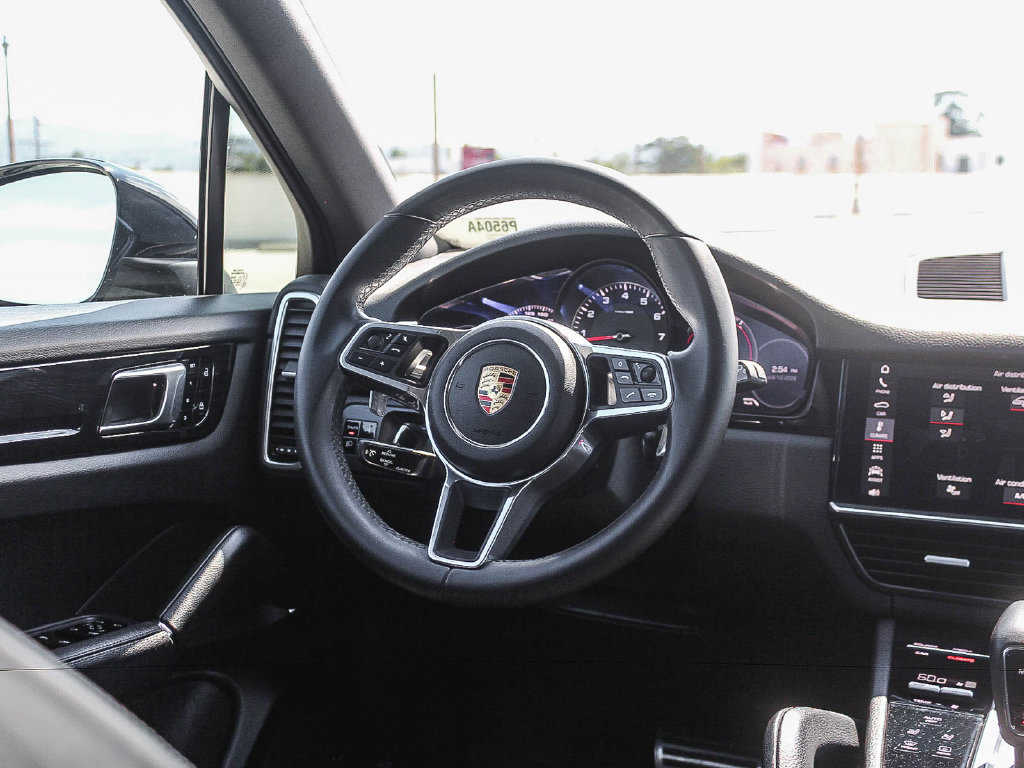 Used 2019 Porsche Cayenne S w/ Premium Package AWD/4WD image 16
