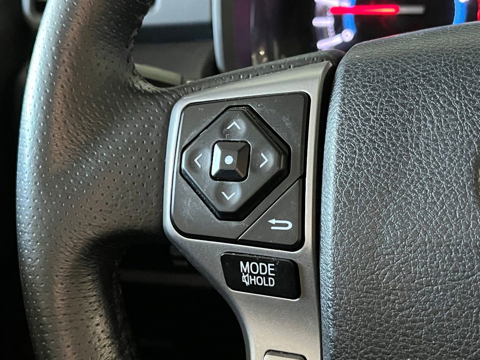 Used 2018 Toyota 4Runner SR5 Premium AWD/4WD image 31
