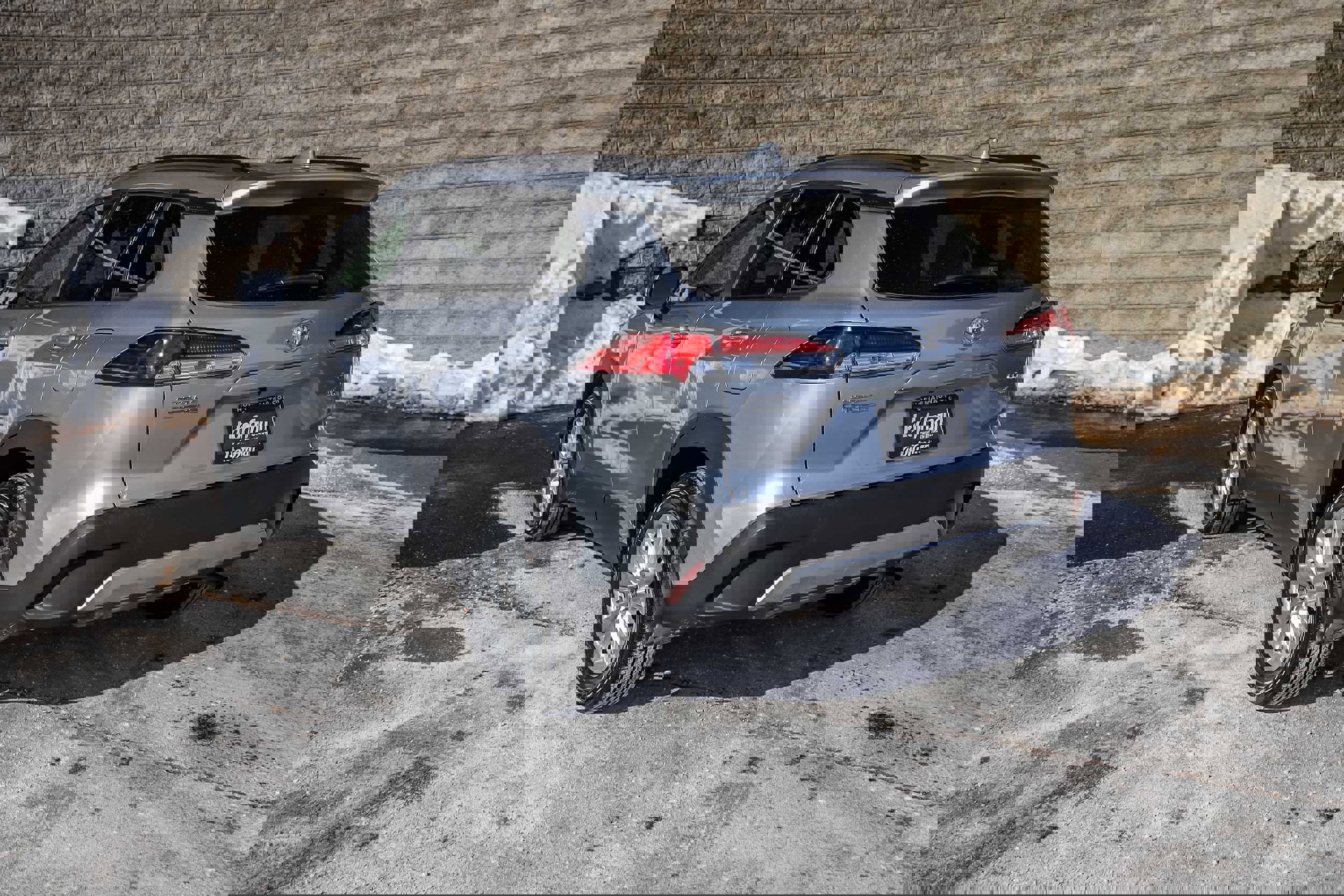 Certified 2023 Toyota Corolla Cross LE w/ Moonroof Package image 9