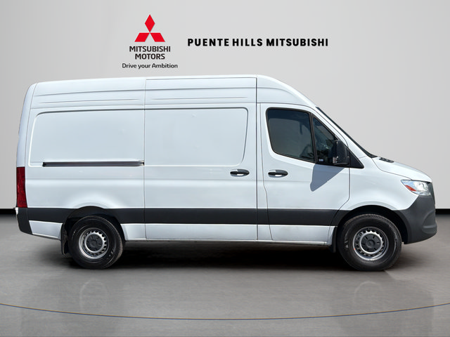Used 2025 Mercedes-Benz Sprinter 2500 image 4