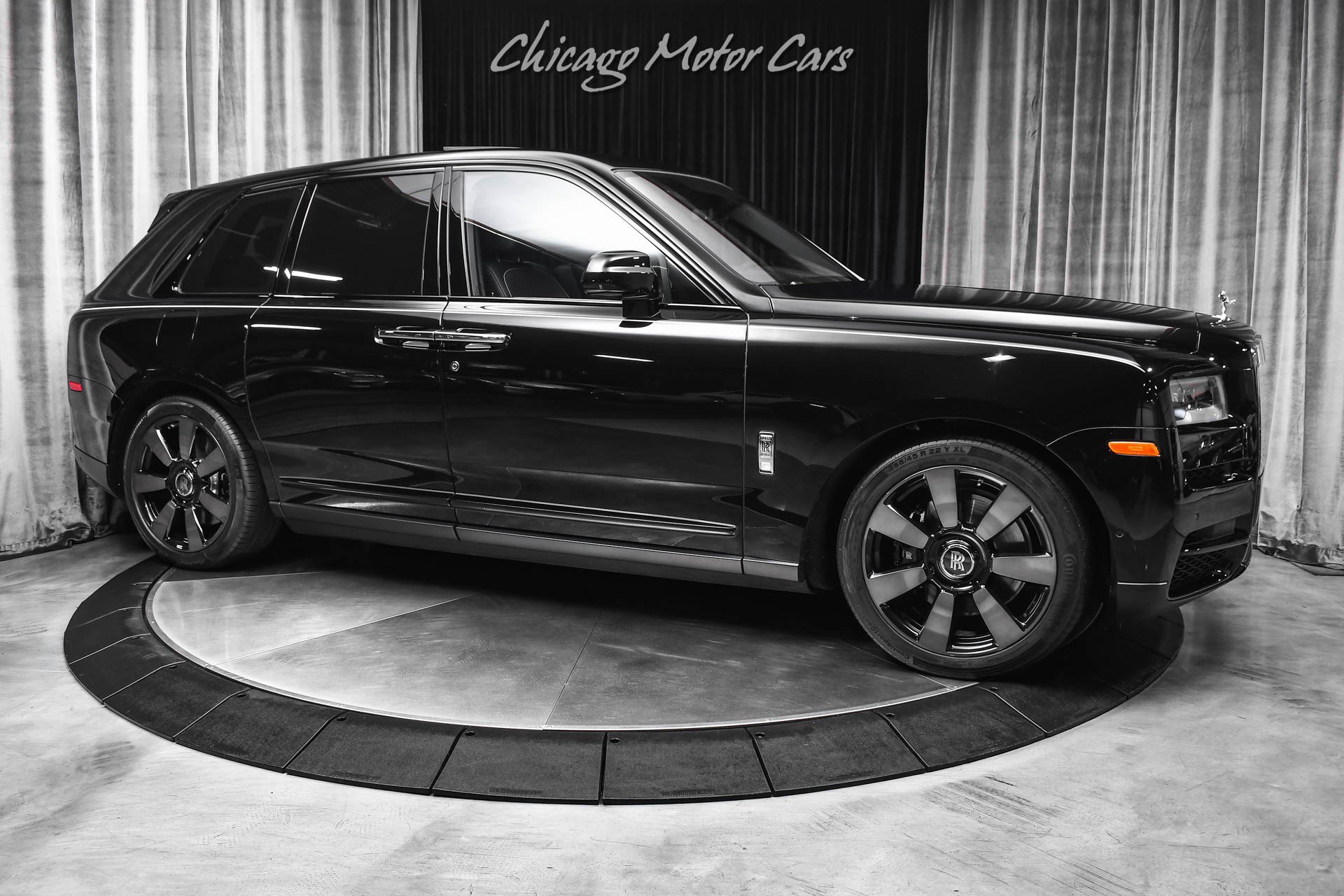 Used 2023 Rolls-Royce Cullinan w/ Cullinan Package image 6