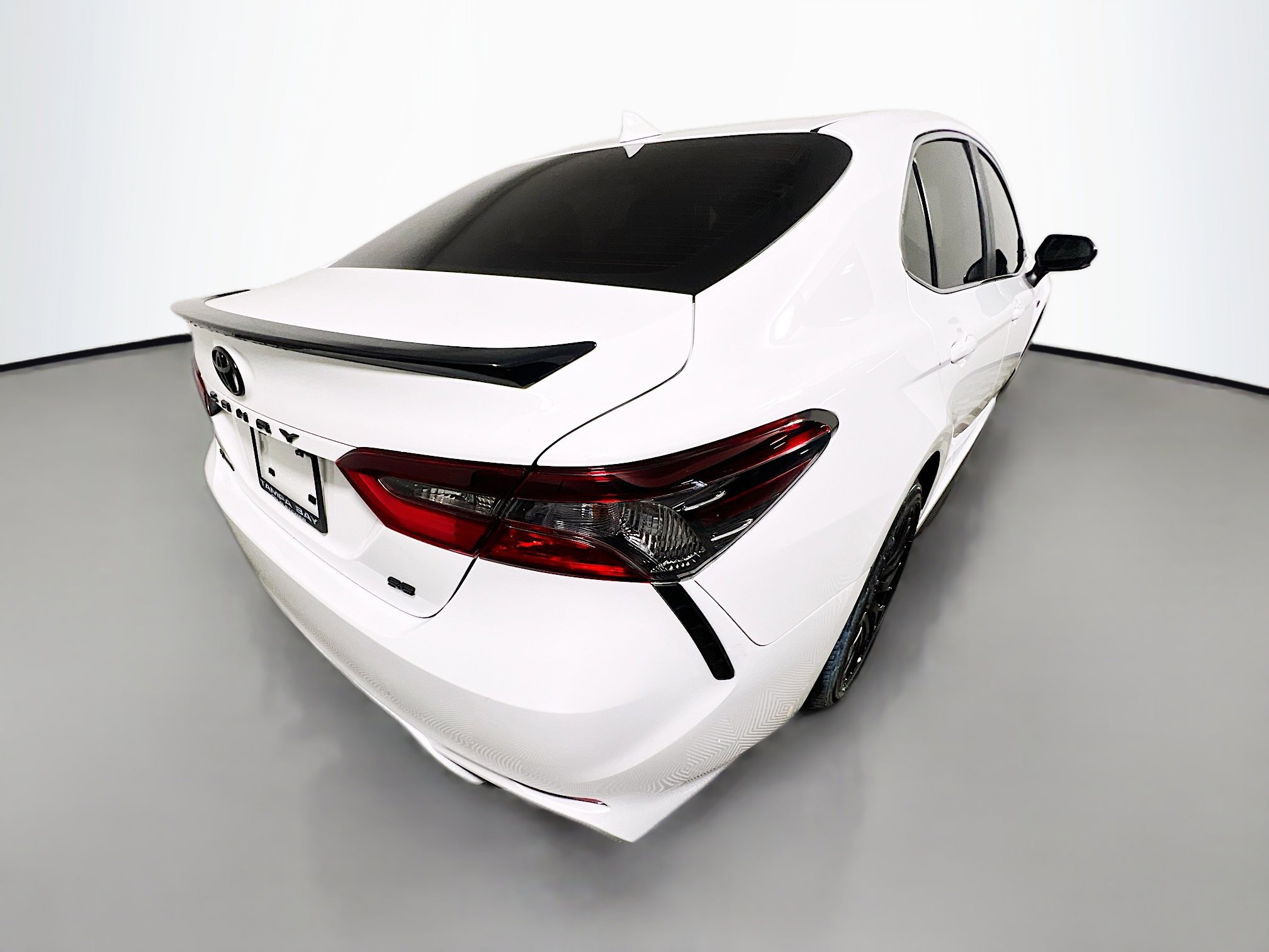 Used 2024 Toyota Camry SE FWD image 4