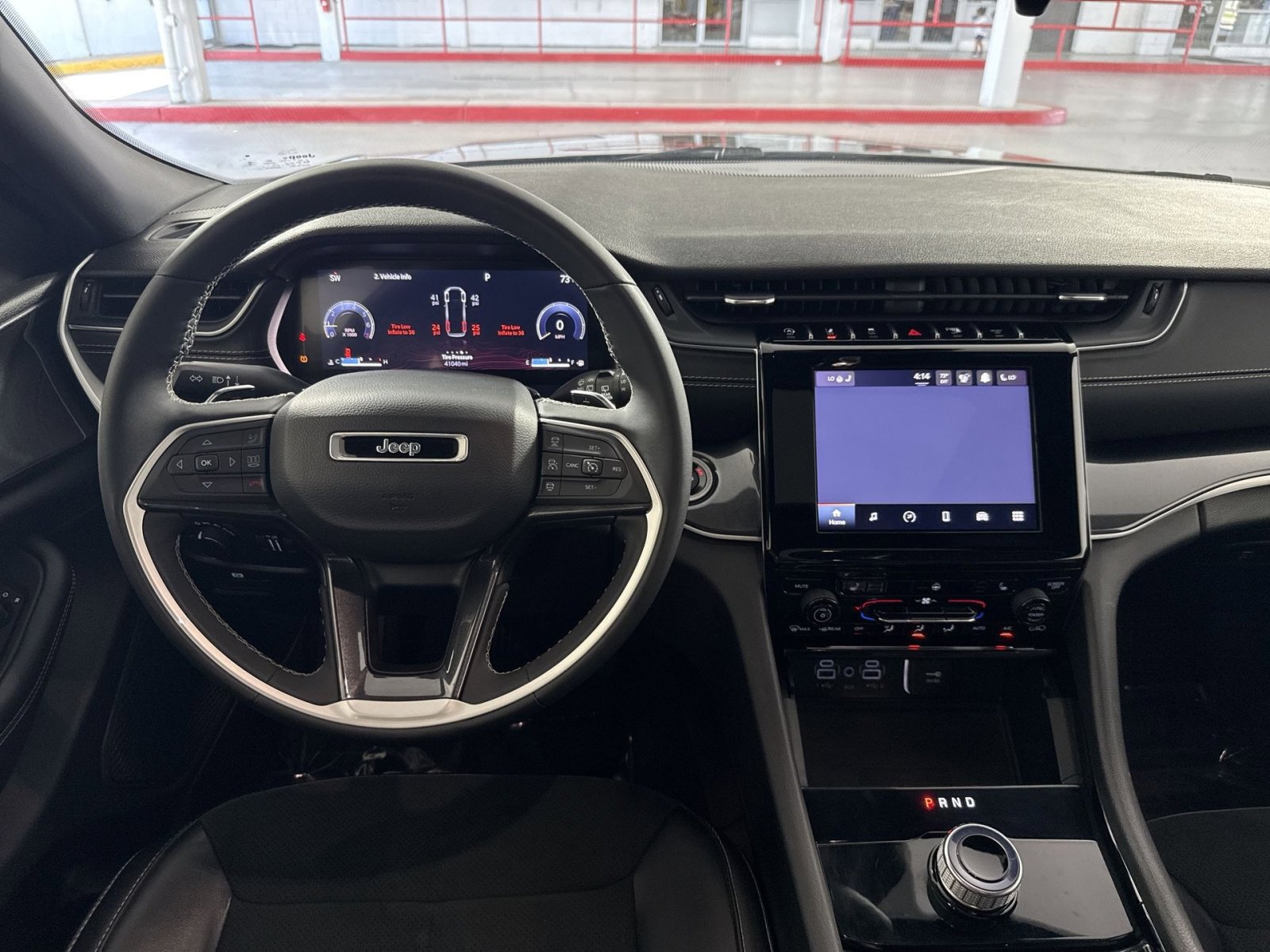 Used 2023 Jeep Grand Cherokee L Laredo image 16