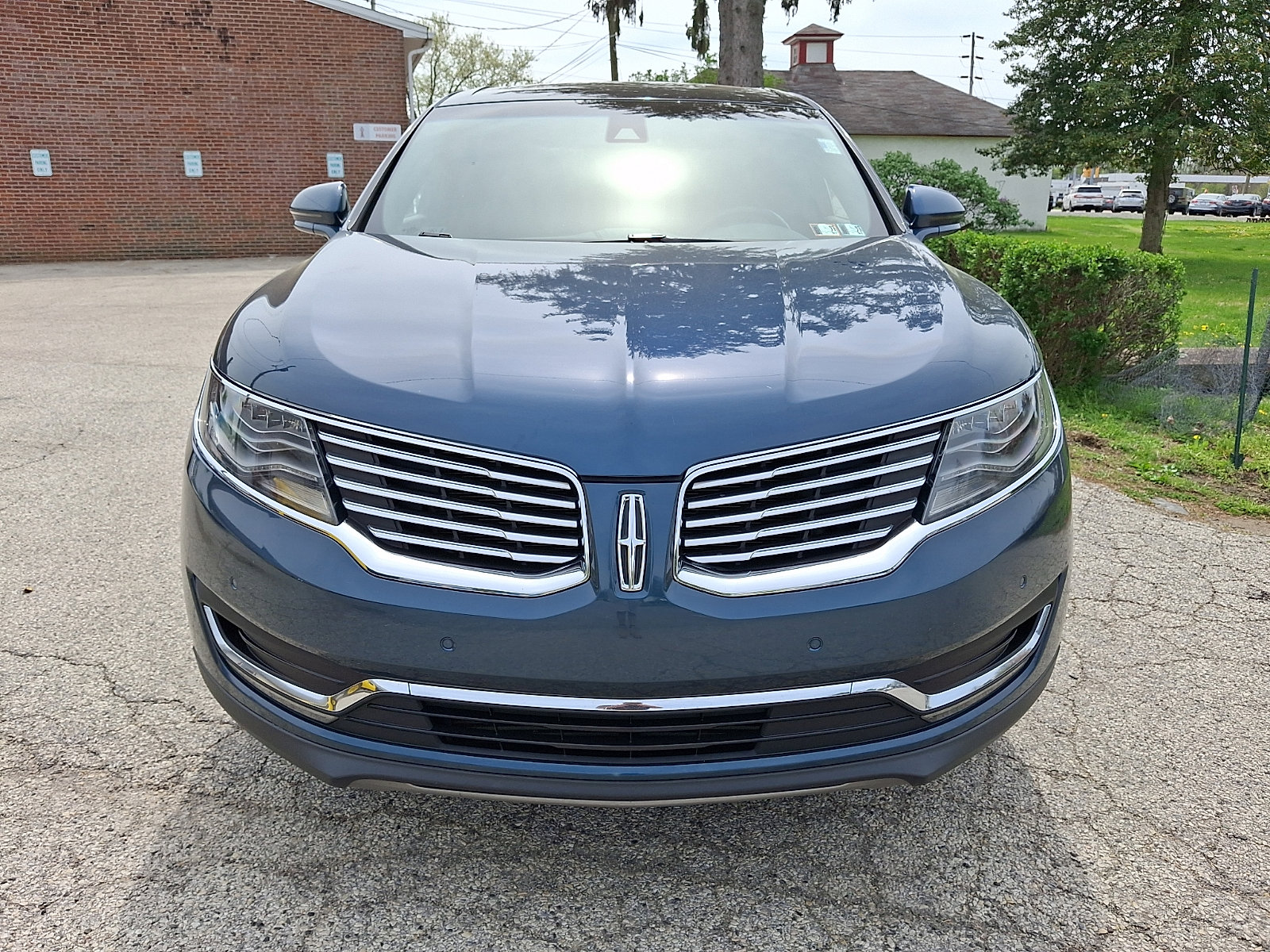 Used 2016 Lincoln MKX Reserve w/ Luxury Package image 2