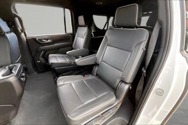 Used 2024 Chevrolet Suburban Premier image 16