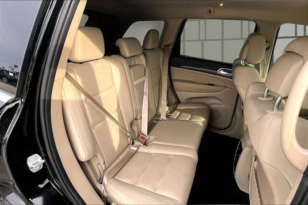 Used 2022 Jeep Grand Cherokee Laredo E image 28