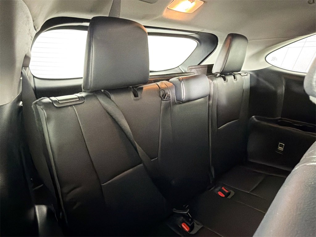 Used 2023 Toyota Highlander L image 24