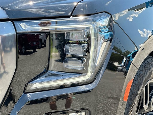 Used 2023 GMC Yukon AT4 w/ AT4 Premium Plus Package image 7