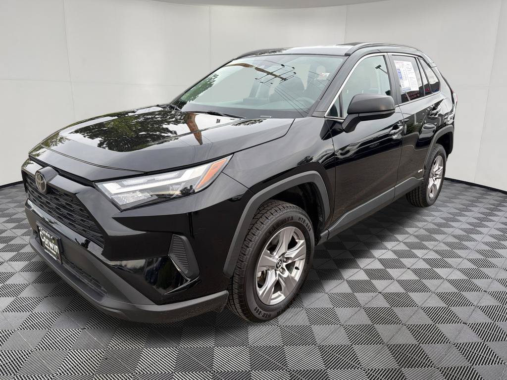 Used 2025 Toyota RAV4 LE AWD/4WD image 3
