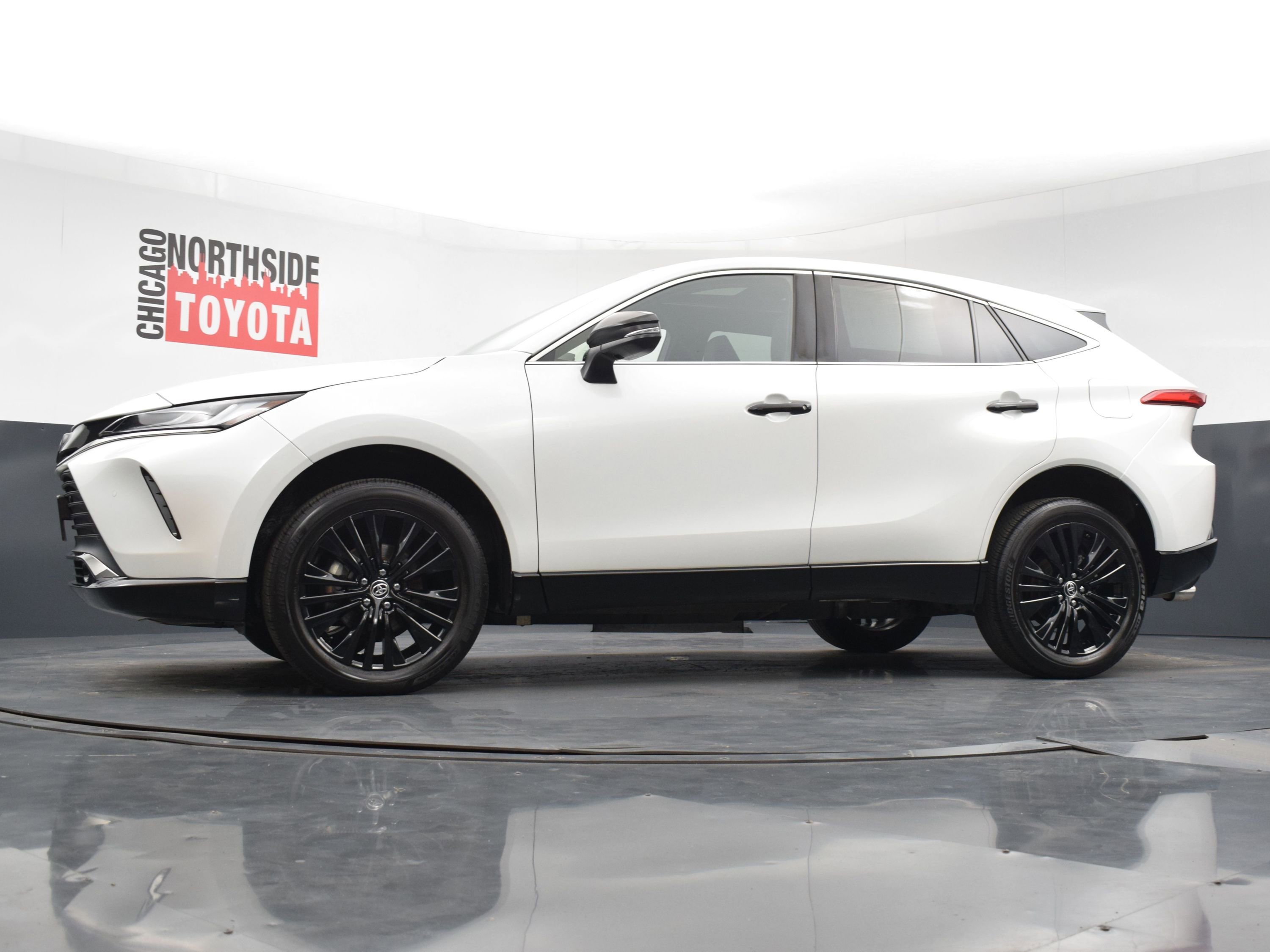 Used 2023 Toyota Venza Nightshade AWD/4WD image 31