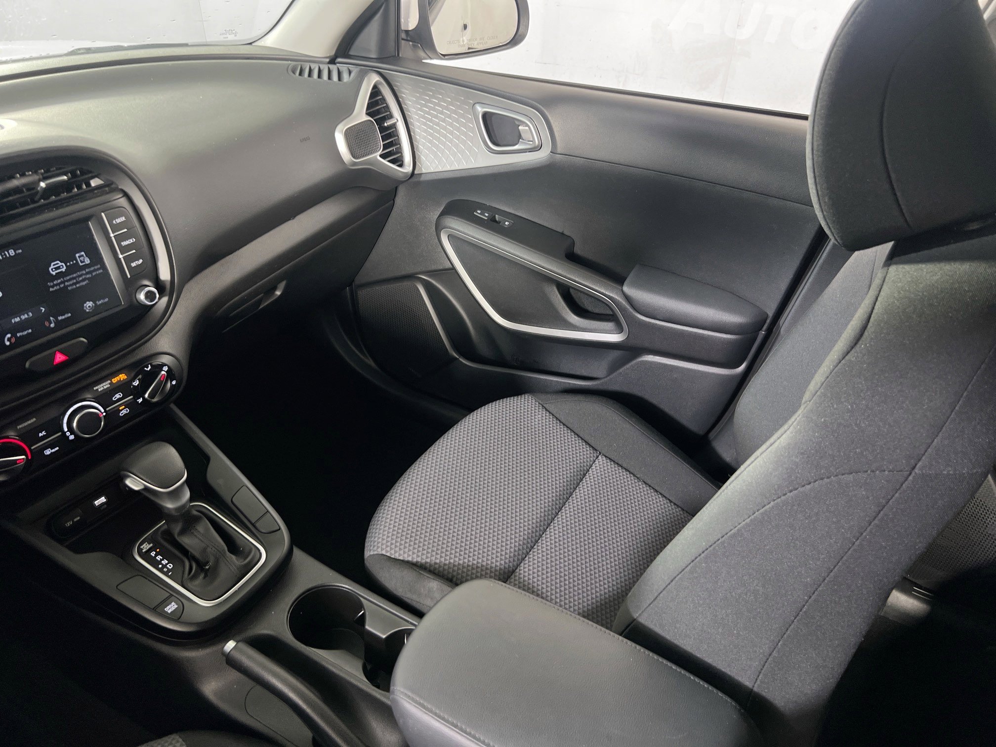 Used 2023 Kia Soul LX image 21