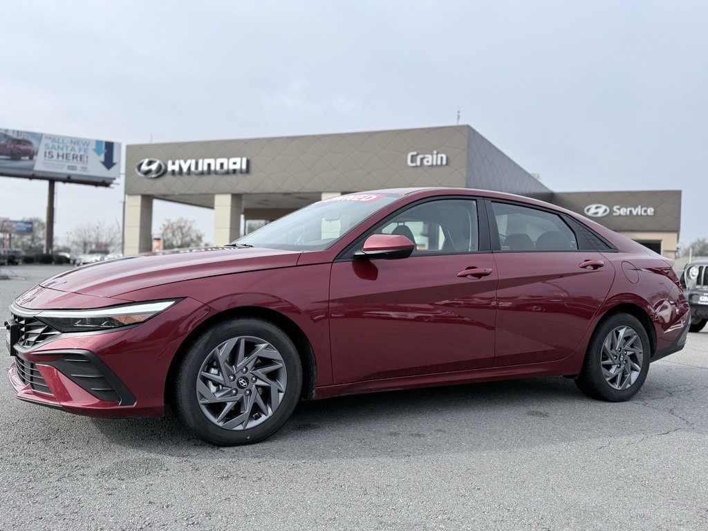 Certified 2024 Hyundai Elantra SEL image 3