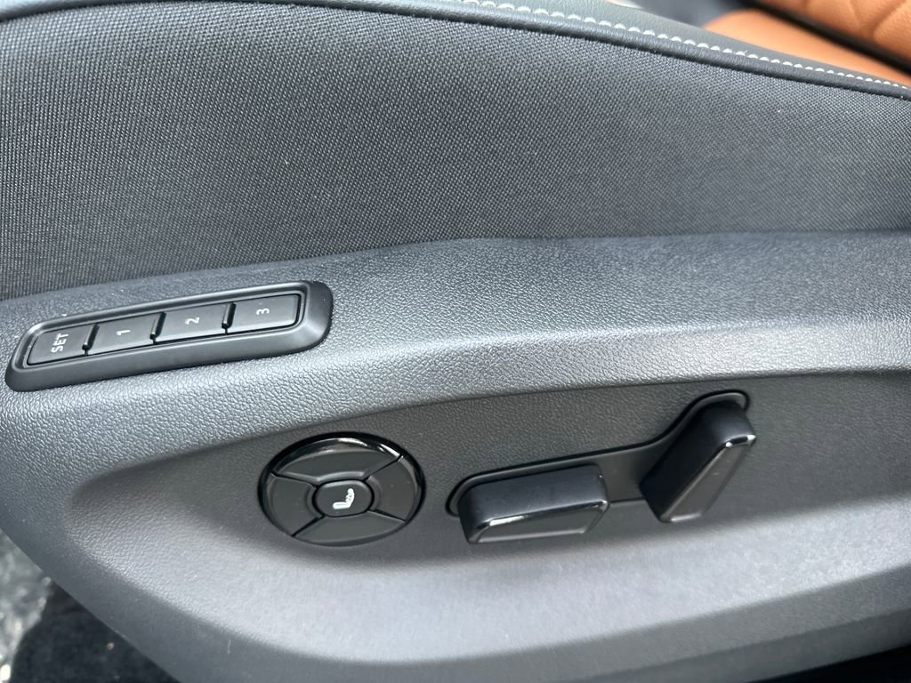 New 2026 Volkswagen Tiguan SEL R-Line image 4