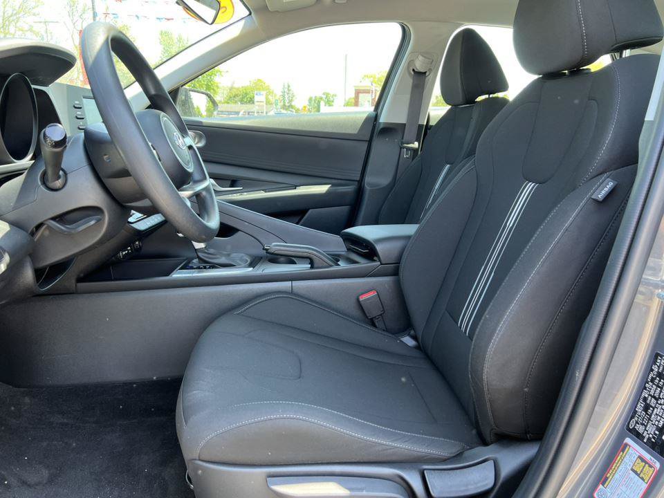 Used 2023 Hyundai Elantra SEL FWD image 3