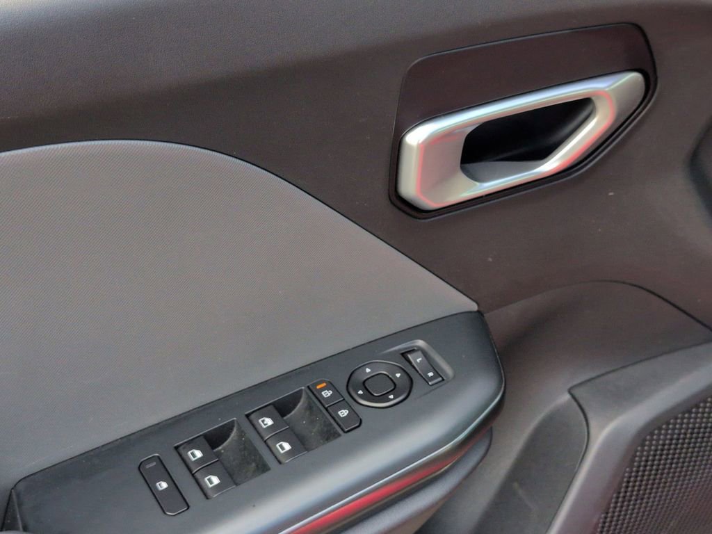 Used 2025 Kia K4 LXS image 13